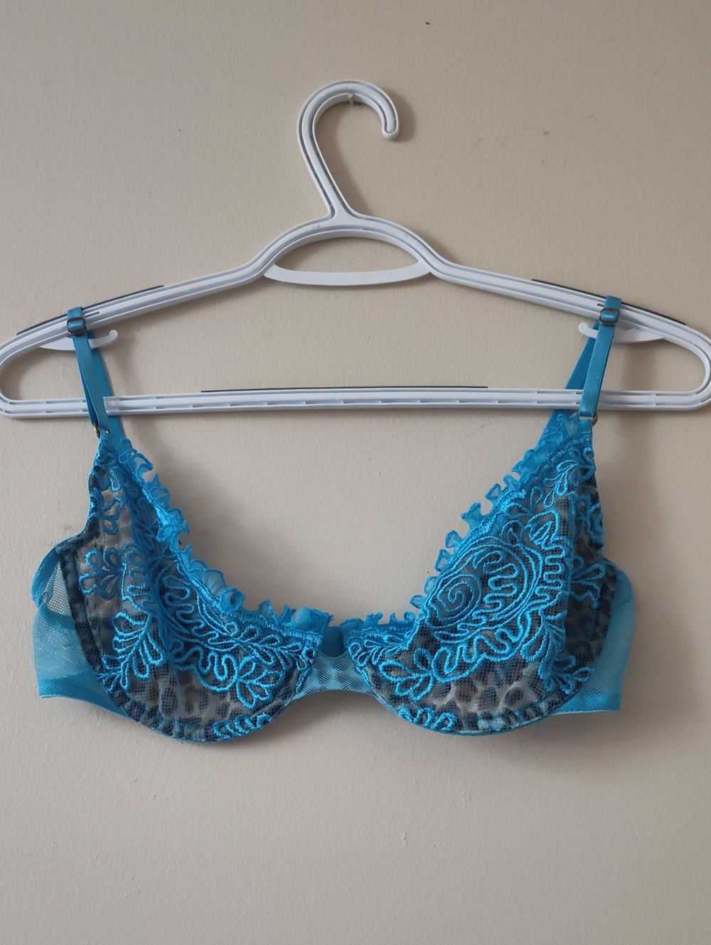 Very Sexy Victoria Secret 36C Turquoise Lace Embroidered Underwire Unlined Bra